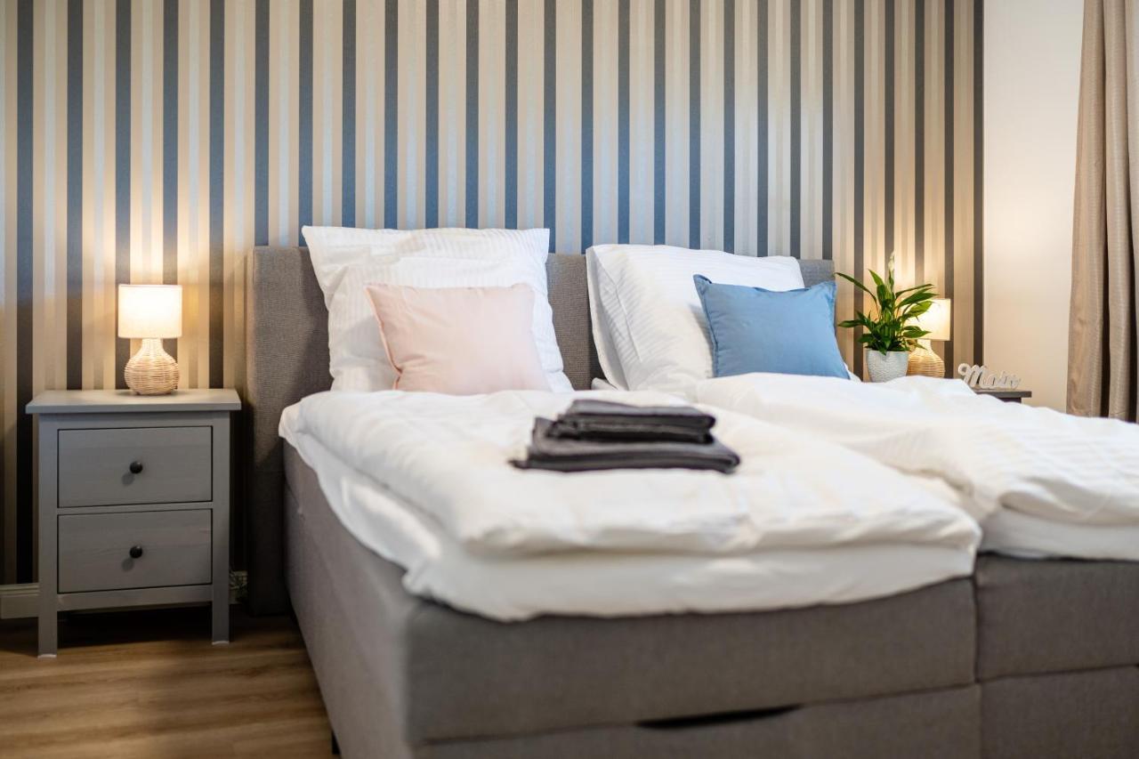 Vivid - Ideal Fuer 4 - Strandnaehe Mit 2 Terrassen - 2 Sz & Wz Varel Exteriör bild